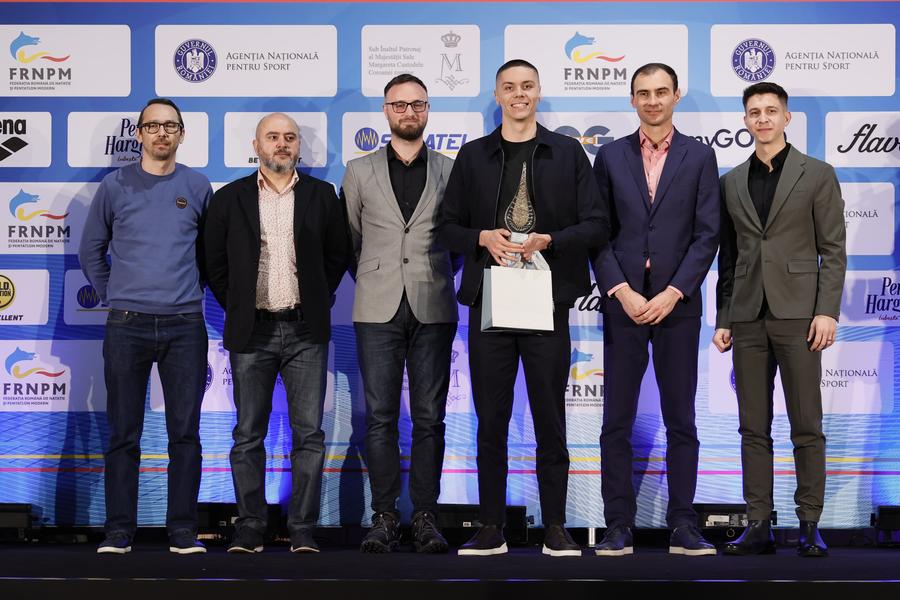 David Popovici, un nou premiu pentru anul 2024 » Desemnat sportivul anului de Federația Română de Natație și Pentatlon Modern: „Învăț să-mi mulțumesc și mie din ce în ce mai mult”