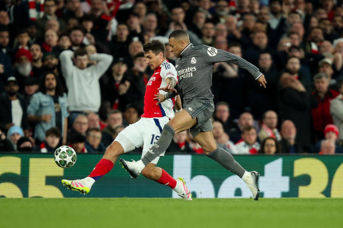 Arsenal a făcut instrucție cu Real Madrid » „Galacticii” sunt aproape eliminați din Liga Campionilor