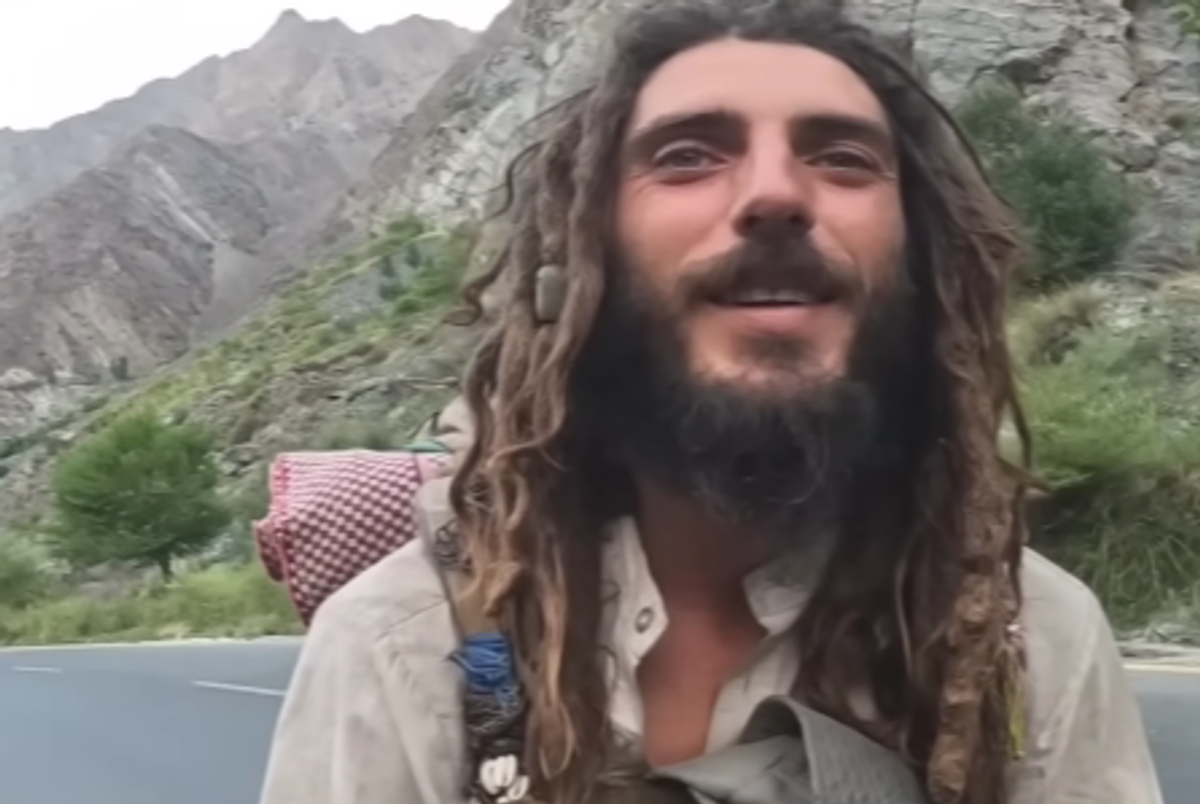 Uluitor! Fostul sportiv a mers desculț pe jos din Spania în Pakistan » Incredibil cum arată acum