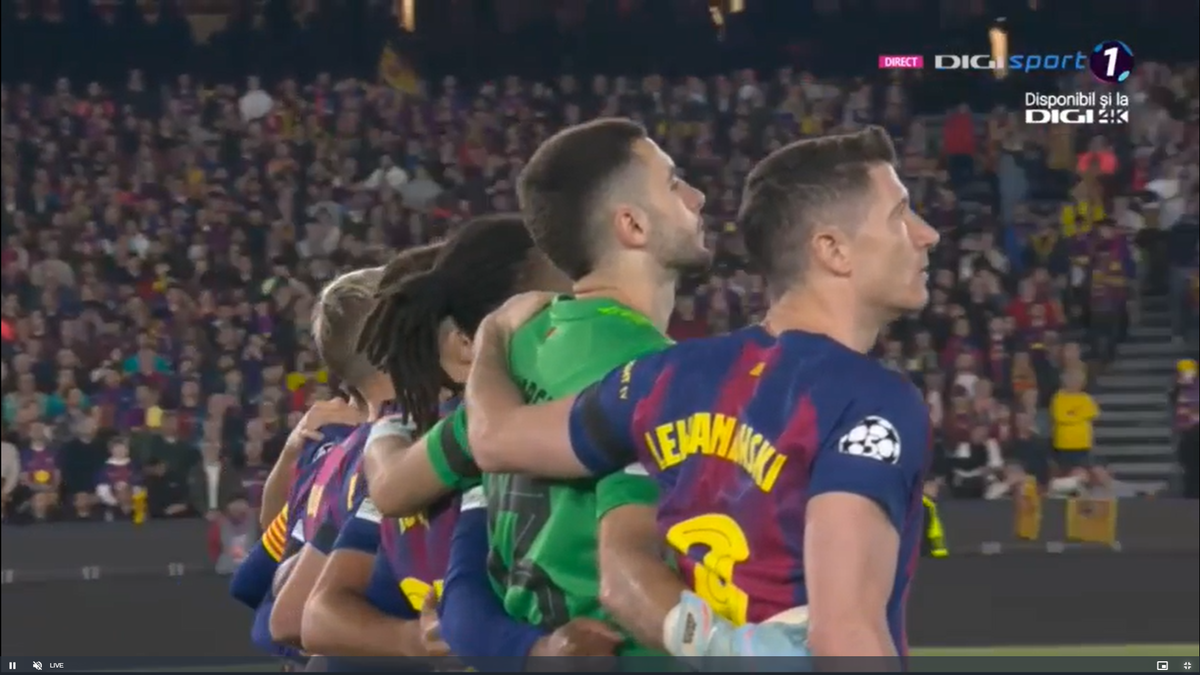 Scene impresionante în UCL la Barcelona și Paris, în memoria lui Mircea Lucescu