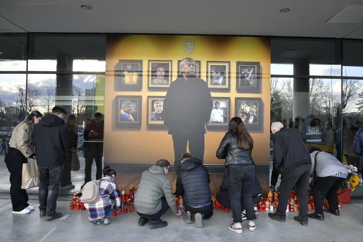 Imagini de la priveghiul lui Mircea Lucescu la Arena Națională // Foto: Cristi Preda