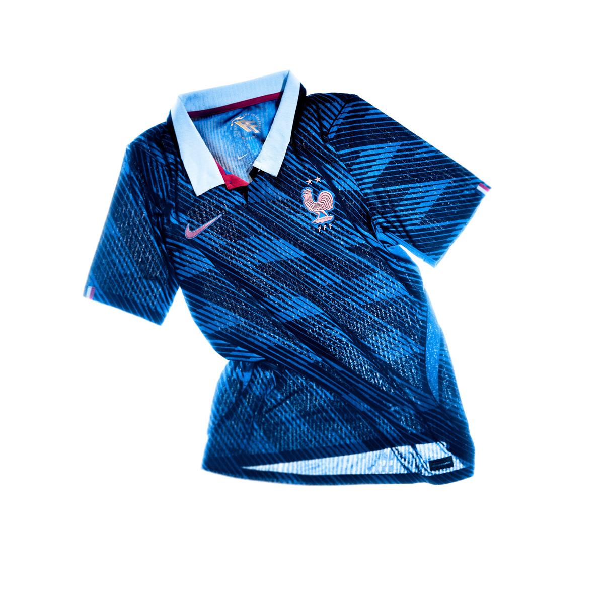 Tricouri Nike CM 2026