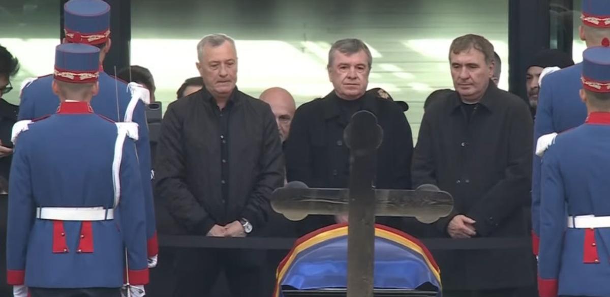 Sicriul cu trupul lui Mircea Lucescu, depus la Arena Națională