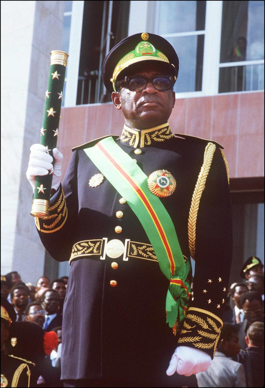 Mobutu Sese Seko Cum a ajuns naționala României, cu Mircea Lucescu în lot, să joace un amical în Congo, în Ajun de Crăciun, la ordinul lui Ceaușescu
