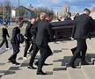 Mii de oameni la priveghiul lui Mircea Lucescu: imagini și filmul zilei » Sicriul va fi depus și mâine la Arena Națională