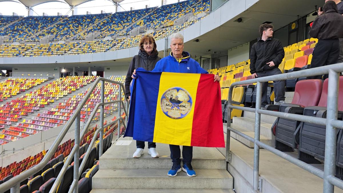 Imagini noi de la Arena Națională, unde a fost depus sicriul cu trupul lui Mircea Lucescu