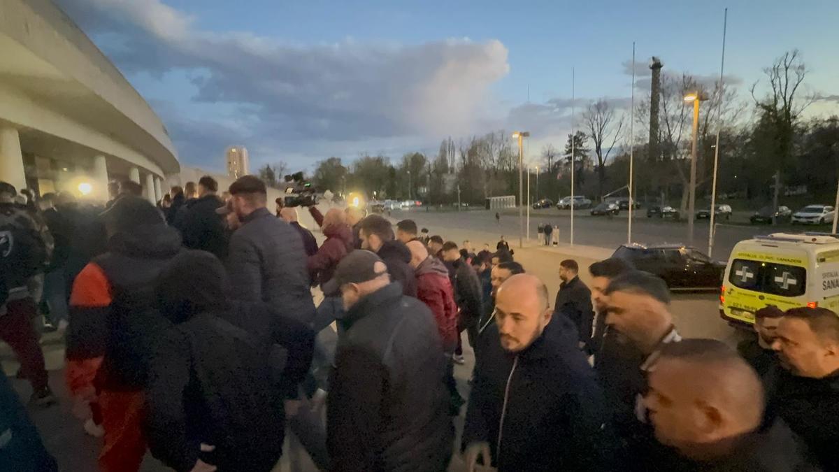 Imagini noi de la Arena Națională, unde a fost depus sicriul cu trupul lui Mircea Lucescu