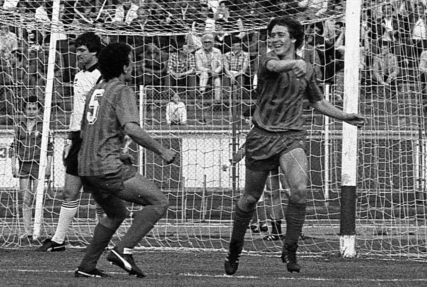Pe 8 mai 1988, Dinamo întâlnea pe teren propriu ultima clasată, CSM Suceava, pe care o 