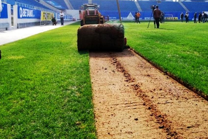 Gazonul va fi montat în Ghencea cu o întârziere de patru luni