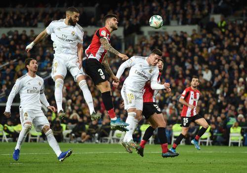 Luka Jovic, dreapta