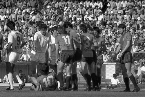 Cine a fost mai favorizată înainte de '90, Steaua sau Dinamo?