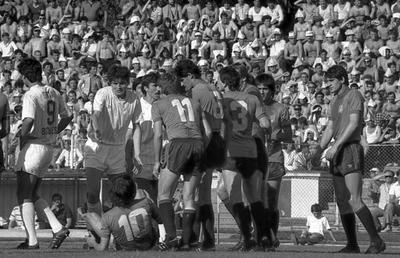Cine a fost mai favorizată înainte de '90, Steaua sau Dinamo? S-a reaprins din senin rivalitatea istorică: „Vreți să știți ce făcea Valentin?”
