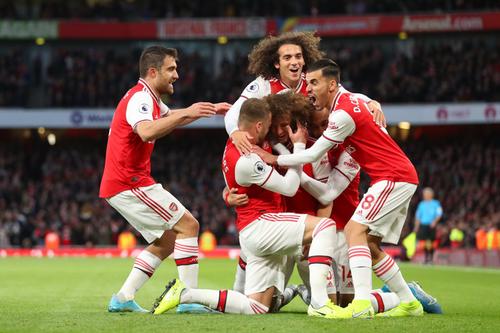 Ceballos, numărul 8, sărbătorește reușita lui Arsenal