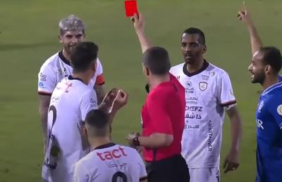 Fiul vedetei eliminate de Istvan Kovacs îl acuză pe „central”: „Cel mai mare furt! Arbitru plătit!”
