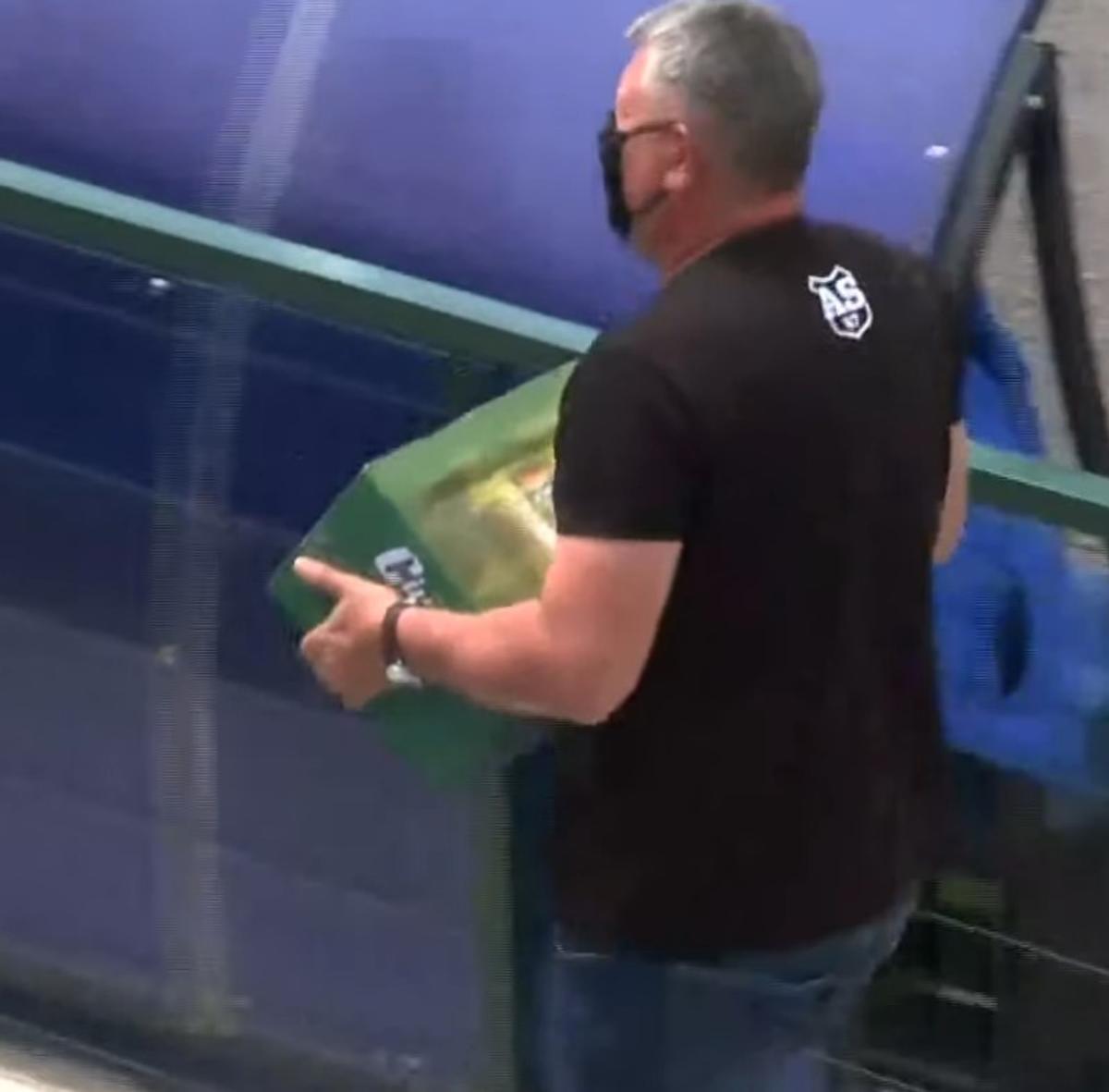 Bere și pizza Moștiștea Ulmu - Steaua // Capturi: TV Telekom Sport