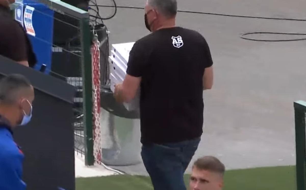Bere și pizza Moștiștea Ulmu - Steaua // Capturi: TV Telekom Sport