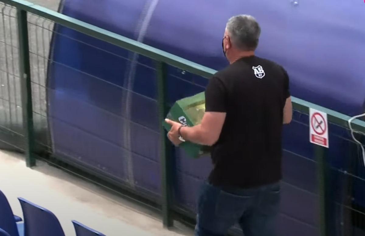 Imaginea zilei la „barajul” Mostiștea Ulmu - Steaua: ce s-a livrat în vestiarul „militarilor” :)