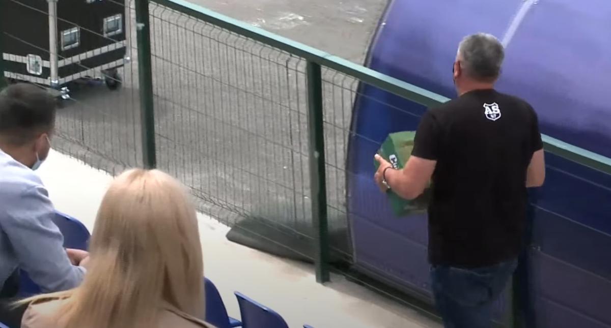 Bere și pizza Moștiștea Ulmu - Steaua // Capturi: TV Telekom Sport