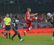 Penalty și eliminare în favoarea lui Dinamo în prima repriză » Jucătorul lui Hermannstadt, uimit de decizia arbitrului