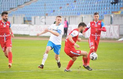 CRAIOVA - BOTOȘANI 2-3 » 5 goluri, 3 eliminări și o criză oribilă de nervi în tribune! Meci nebun pe „Ion Oblemenco”