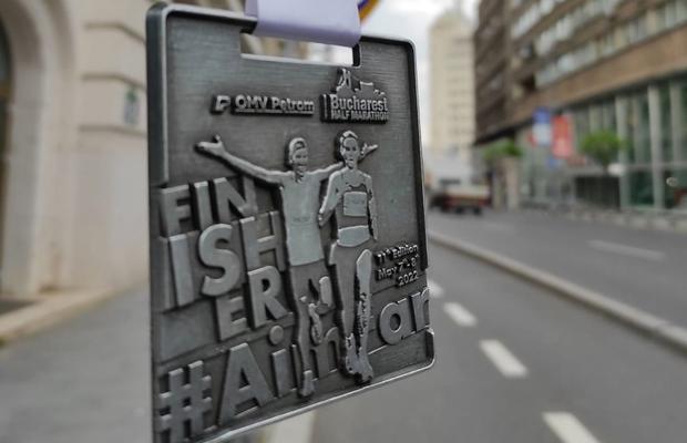 Ancuța Bobocel și Marius Ionescu, doi atleți români de elită, se regăsesc pe medalia Semimaratonului București OMV Petrom 2022, care a avut loc pe 7-8 mai.