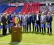 „Viteziștii” de la Sevilla au fost premiați la pauză, iar Peluza Sud le-a dedicat o scenografie aniversară / FOTO: Cristi Preda (GSP)
