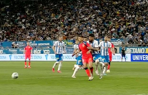 Formația roș-albastră a cerut penalty, dar Kovacs n-a schițat niciun gest