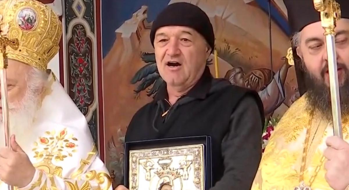 Gigi Becali, la Biserică înainte de Universitatea Craiova - FCSB