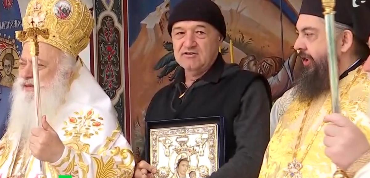 Gigi Becali, la Biserică înainte de Universitatea Craiova - FCSB