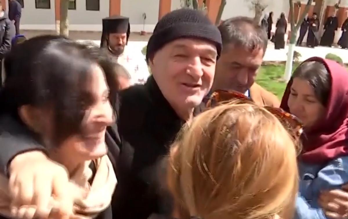 Gigi Becali, la Biserică înainte de Universitatea Craiova - FCSB