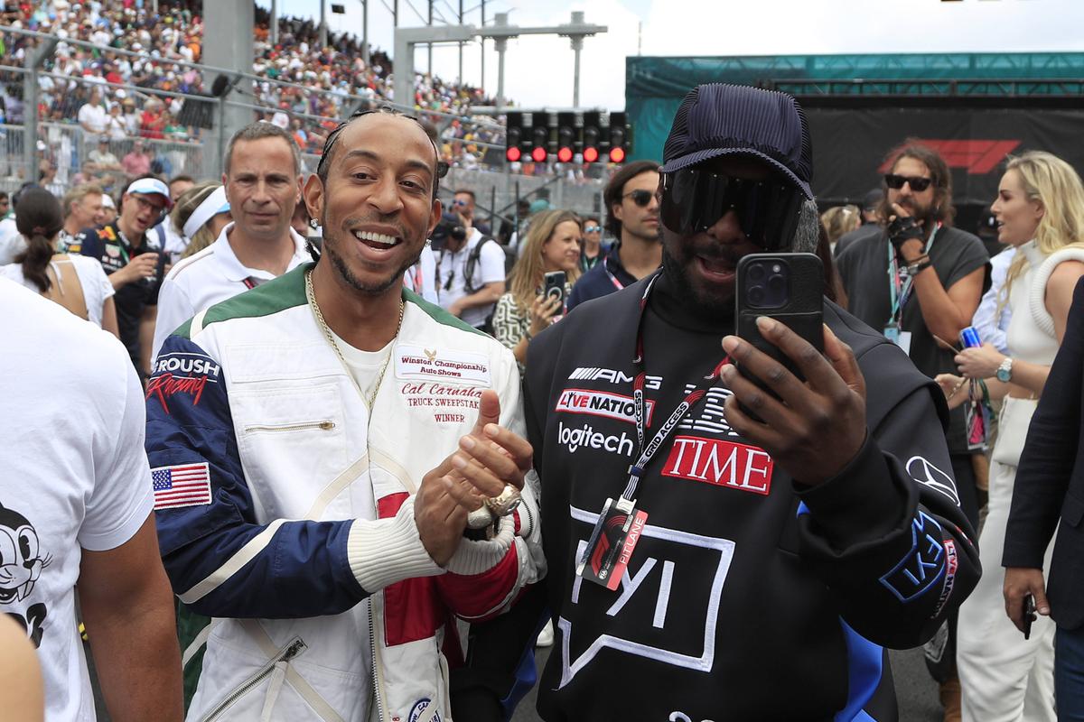 Ar fi cel mai tare cuplu al anului! Cu cine a fost zărit Lewis Hamilton în restaurantul exclusivist din Miami