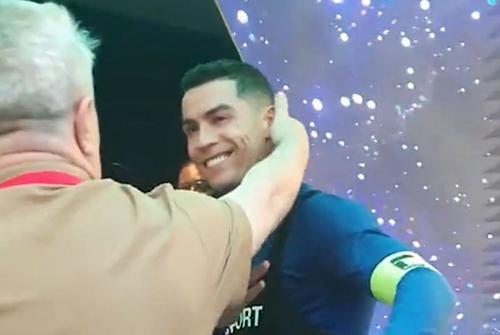 Interacțiunea dintre Șumudică și CR7 // foto: captură Twitter