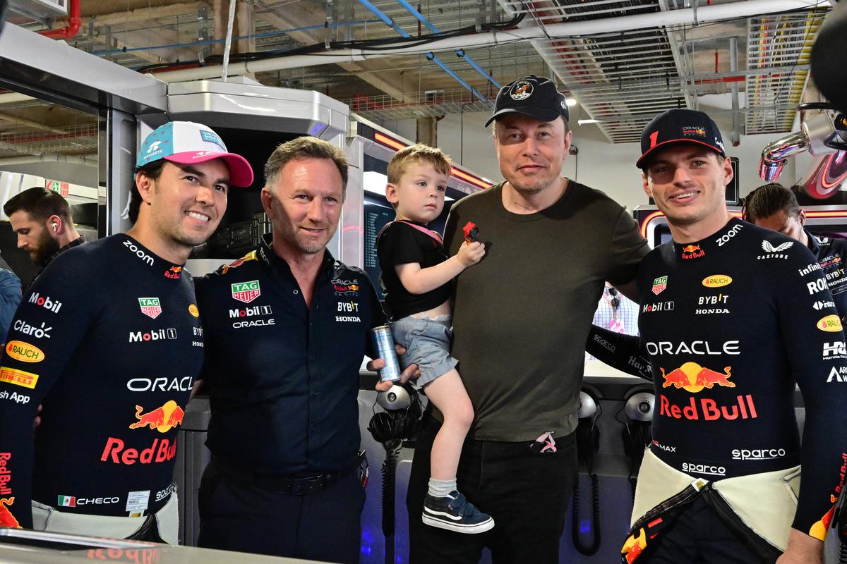 Cine e actorul celebru alături de care a apărut Shakira la Formula 1! Imagini senzaționale: vedete în serie la circuit, de la Maria Sharapova la Elon Musk