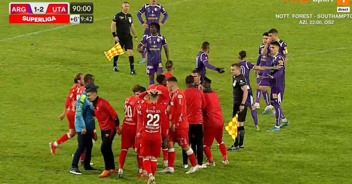 Haos la Pitești » FC Argeș a egalat în minutul 90+14, după al TREILEA penalty! Rednic a vrut să scoată echipa de pe teren!