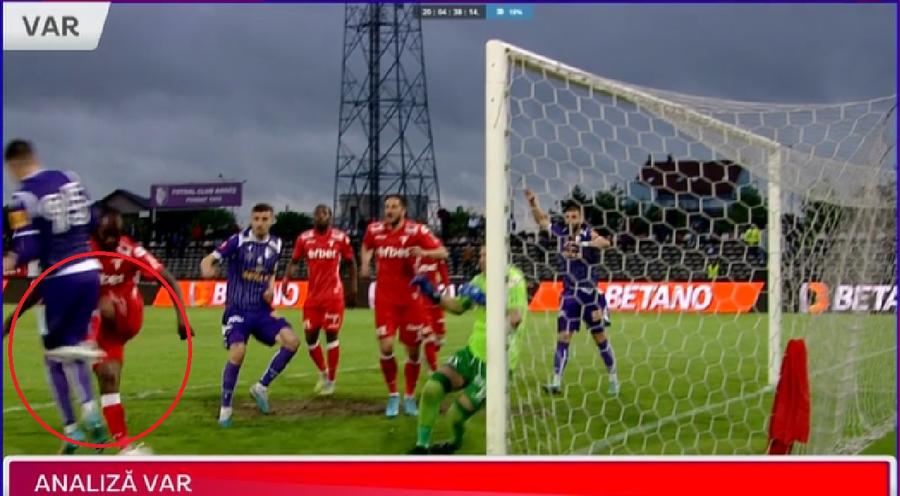 Al doilea penalty primit de FC Argeș Portarul de la UTA Arad, iritat de limbajul arbitrului: „Asta mi-a zis. Păi, sunt câine?”