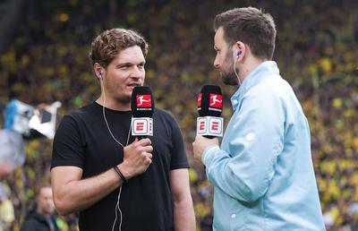 Edin Terzic, conflict cu un reporter: „Știi că ești îmbrăcat în albastru?!” » Ce l-a deranjat pe antrenorul lui Dortmund