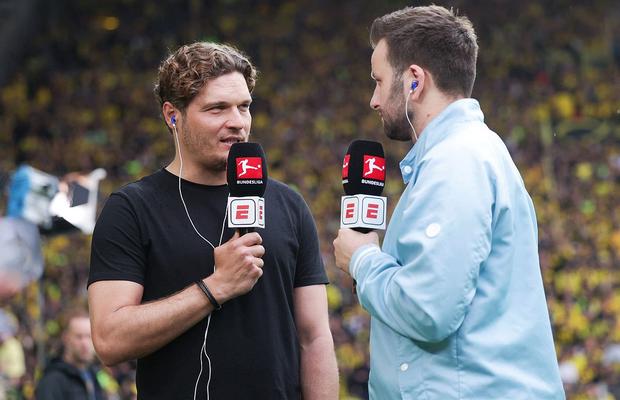 Edin Terzic, conflict cu un reporter: „Știi că ești îmbrăcat în albastru?!” » Ce l-a deranjat pe antrenorul lui Dortmund