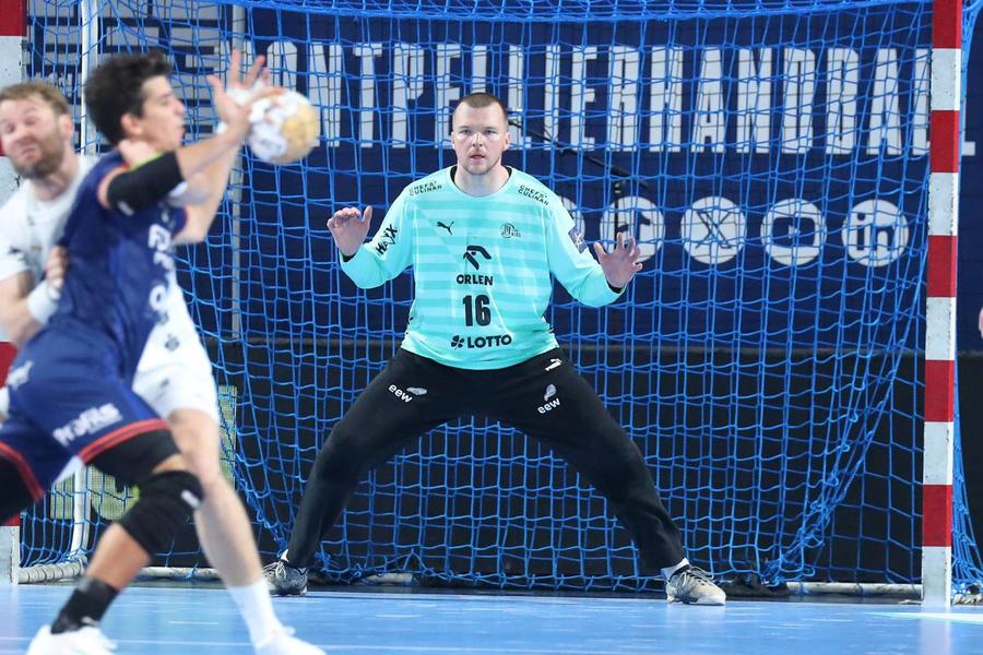 Tomas Mrkva apărând poarta lui THW Kiel în disputa cu Montpellier din Liga Campionilor Foto: Imago România își forțează destinul cu Cehia în barajul pentru Campionatul Mondial