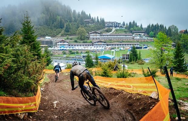 Capitala europeană a ciclismului off-road s-a mutat la Cheile Grădiștei » Au început Campionatele Europene de Mountain Bike