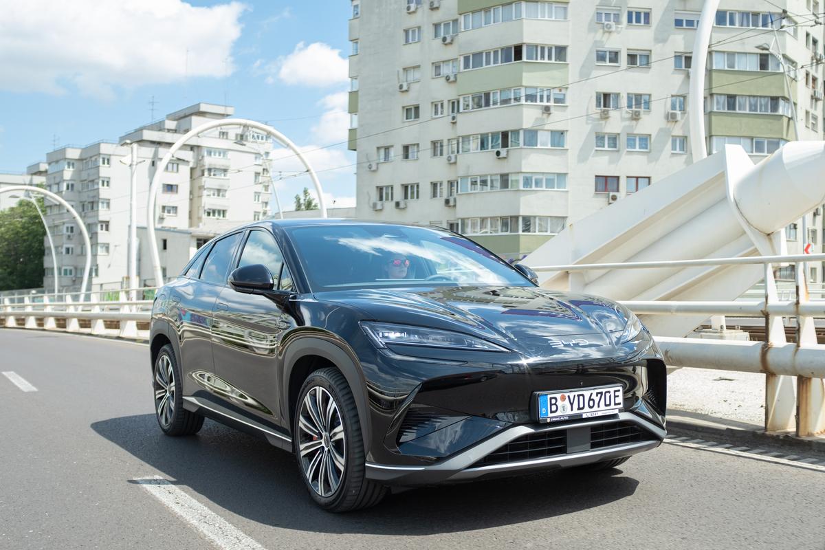 Liderul mondial în producția de automobile electrice s-a lansat oficial în România: două modele prin care vor să ia cu asalt piața auto internă