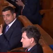 Prima dezbatere între George Simion și Nicușor Dan / FOTO: Capturi TV @Antena 3