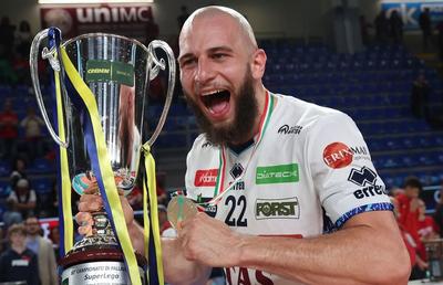 Bela Bartha, campion al Italiei la volei, alături de Trentino! Imagini senzaționale cu jucătorul naționalei, bărbierit de MVP-ul finalei