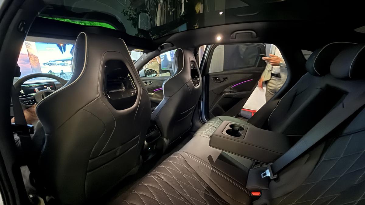 Liderul mondial în producția de automobile electrice s-a lansat oficial în România: două modele prin care vor să ia cu asalt piața auto internă