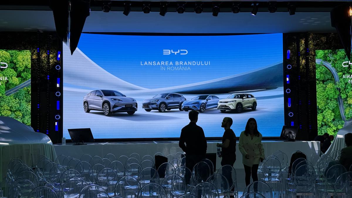 Liderul mondial în producția de automobile electrice s-a lansat oficial în România: două modele prin care vor să ia cu asalt piața auto internă