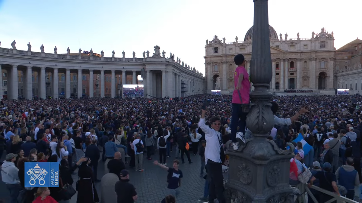 Papa Francis Prevost este noul Suveran Pontif! Primul american din istorie de la Vatican va avea numele de Leon al XIV-lea