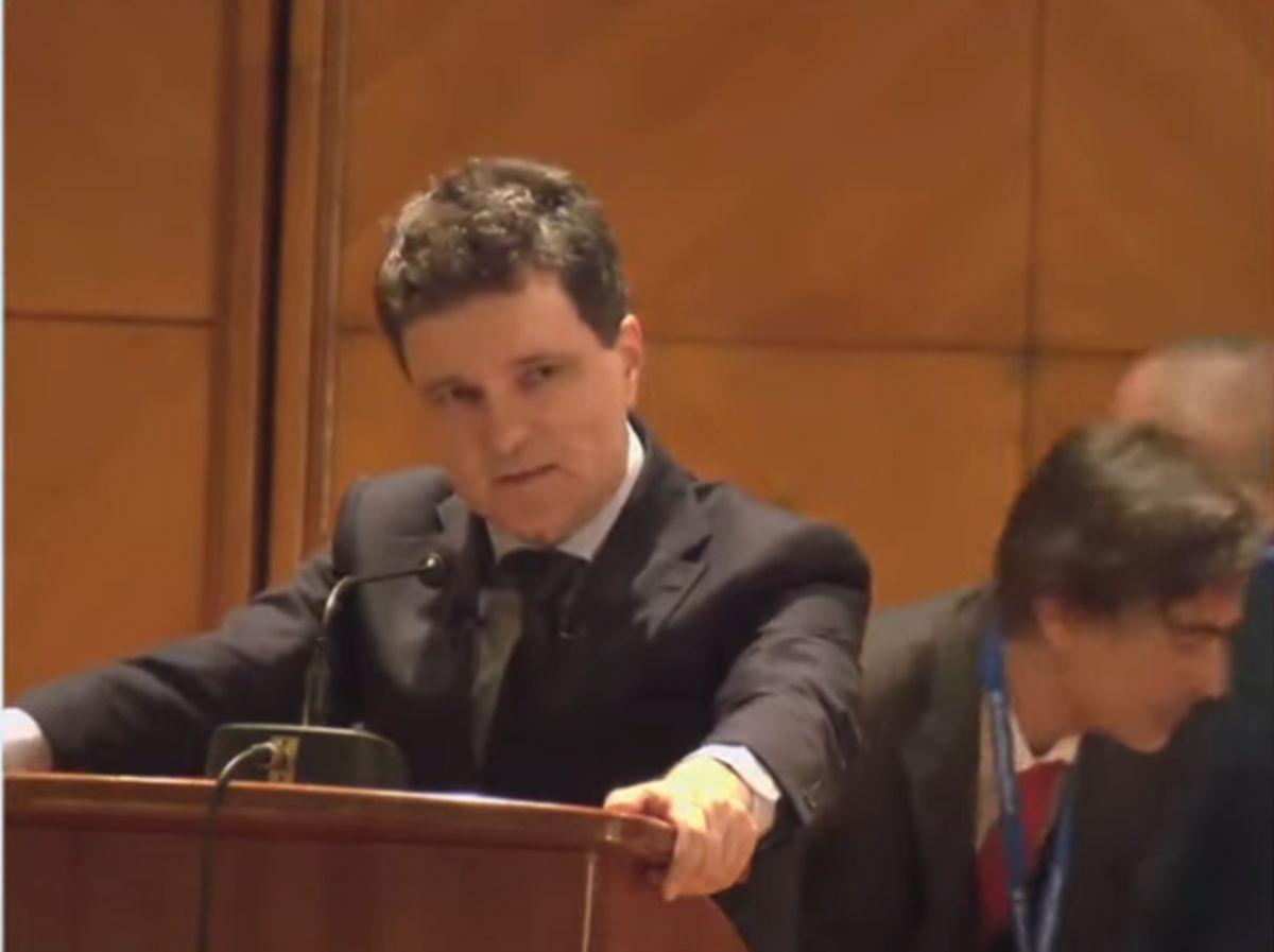 Nicușor Dan și-a arătat diploma de BAC și notele, după fake news-ul distribuit și de Marcel Pușcaș