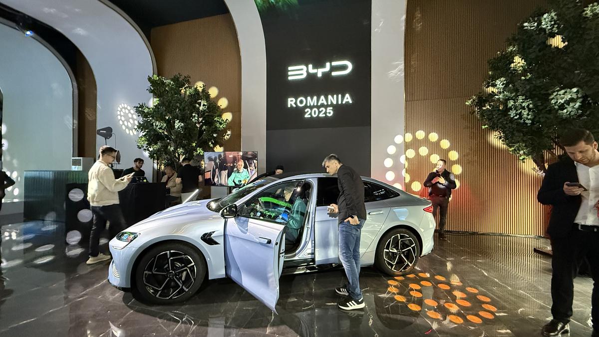Liderul mondial în producția de automobile electrice s-a lansat oficial în România: două modele prin care vor să ia cu asalt piața auto internă