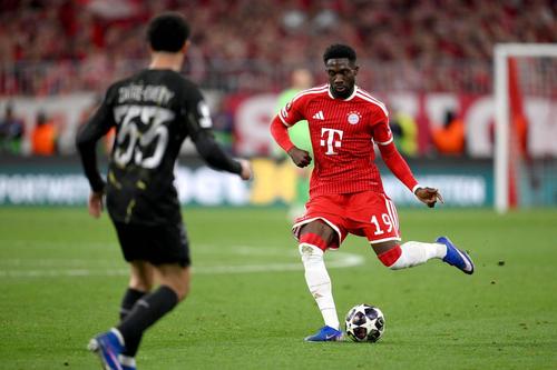 Alphonso Davies, accidentat în timpul returului cu PSG / foto: Imago Images