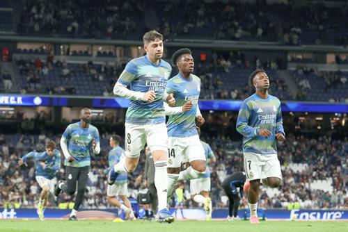 Vinicius (dreapta), considerat de spanioli „turnătorul” lui Alvaro Arbeloa la Real Madrid