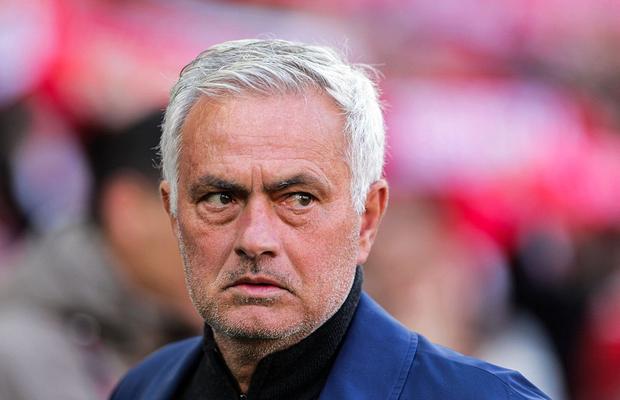 Jose Mourinho l-a sunat pe starul lui Chivu și l-a convins să semneze cu Real Madrid